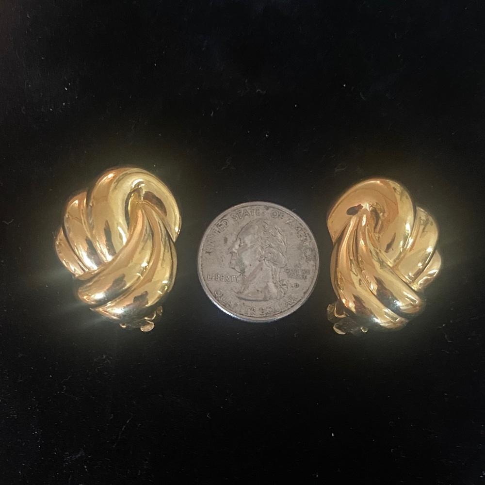 Vintage Gold Knot Clip On Earrings - Picture 2 of 2